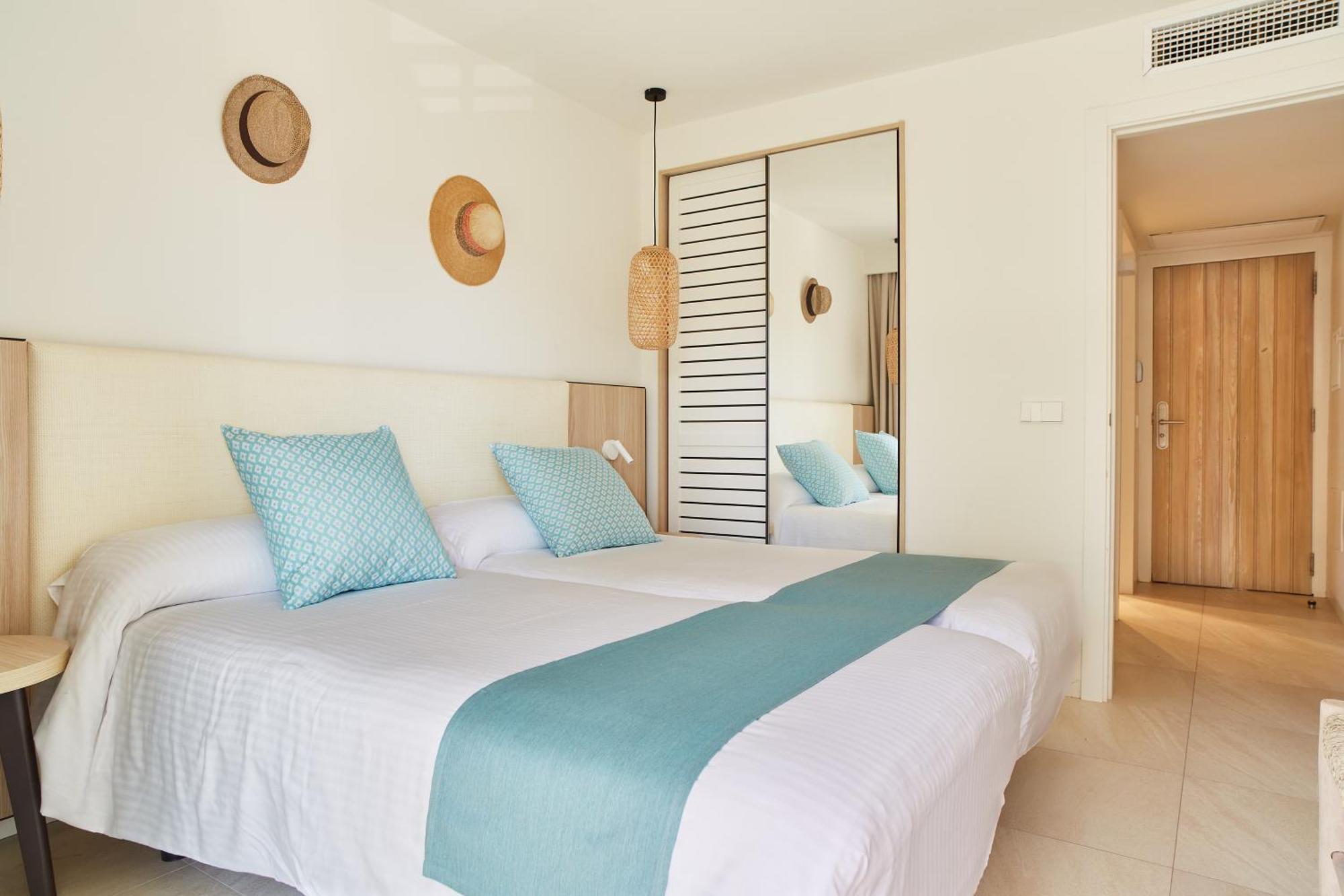 Apartamentos San Miguel Park & Esmeralda Mar Port de Sant Miguel Bilik gambar